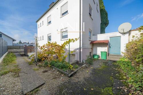 3-Fam. Haus in Vöhringen - Außen-hinten - Mehrfamilienhaus, Wohnhaus mit 181,50 m&sup2; in Vöhringen zum Kaufen