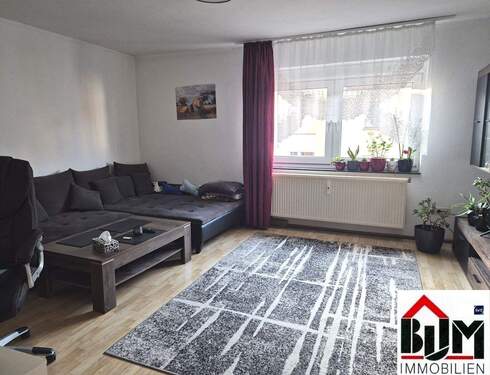 Wohnzimmer - *Gepflegtes Haus - ruhige Seitenstrasse - guter Schnitt - Küchenbalkon*