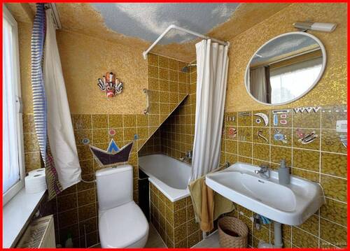 Badezimmer im Dachgeschoss - 