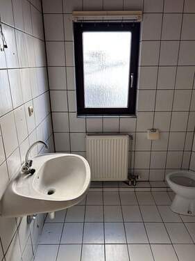 Bad Wohnung 3 - 