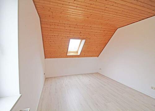 Zimmer 2 im Dachgeschoss - 