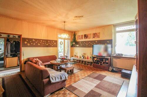 Wohnzimmer EG rechts - 