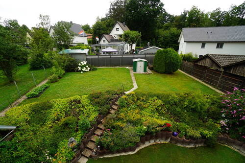 Ausblick in den Garten - 1 Zimmer Mehrfamilienhaus, Wohnhaus in Detmold