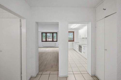 Flur - 2 Zimmer Etagenwohnung zum Kaufen in Bonn / Friesdorf