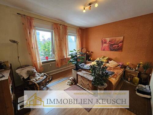 großes Schlafzimmer EG - Mehrfamilienhaus, Wohnhaus mit 218,50 m&sup2; in Thedinghausen zum Kaufen