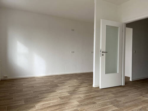 Wohnzimmer - 3 Zimmer Etagenwohnung zur Miete in Halle (Saale)