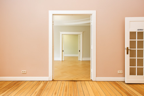 Blick Richtung Wohnzimmer - Elegantes Wohnen im Fliegerviertel: Stilvoll sanierte 5-Zimmer-Altbauwohnung