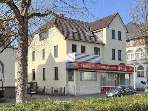 Vorderansicht - 8 Zimmer Mehrfamilienhaus, Wohnhaus zum Kaufen in Bad Pyrmont