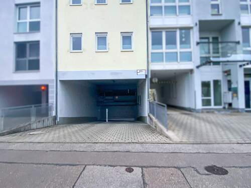 Einfahrt - Garage, Stellplatz zum Kaufen in Ingolstadt