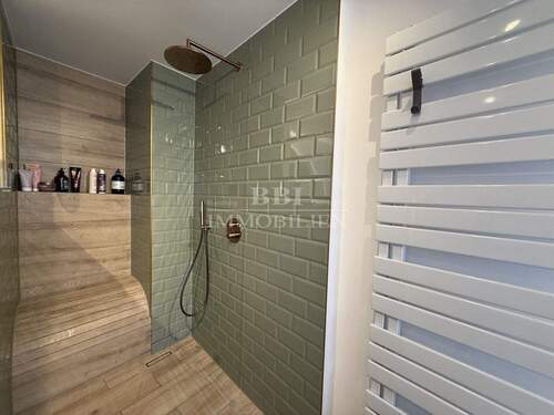 ...mit bodengleicher Dusche... - 