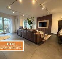 Modernes Stadthaus mit Stil, Komfort und Gartenblick ins Grüne - Quickborn