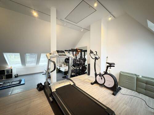 Lichtdurchfluteter Dachboden - 