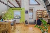 Wohnbereich mit Zugang zur Dachterrasse - 