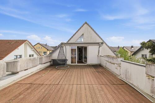 Dachterrasse mit Blick auf das Haus - 