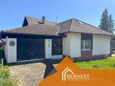 Außenansicht mit Garage - 