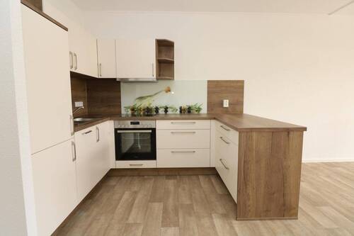 Beispiel Küche - Neu sanierte Wohnung mit Einbauküche u. Wanne sucht Chefkoch!!!