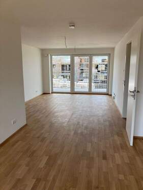 Wohnzimmer - 4-Zimmer-Wohnung mit Balkon! - 1.145,00&nbsp;EUR Kaltmiete, ca.&nbsp; 114,00&nbsp;m&sup2;&nbsp;Wohnfl&auml;che