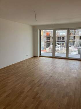 Wohnzimmer - 4 Zimmer Etagenwohnung zur Miete in Schweinfurt