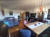 Wohnzimmer - Reserviert !Helle 3-Zimmer-Wohnung mit Balkon, Aufzug und Einbauküche in schöner Wohnlage