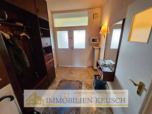 Eingangsflur EG - Preis reduziert !!! Viel Platz im EFH +2 Whg., ruhige Sackgasse und begehrte Lage mit schönem Garten