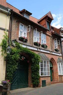 Ansicht - Wohnen und Arbeiten im Herzen von Lüneburg - saniertes Stadthaus mit Stellplatz und Gewerbeeinheit