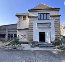 Gewerbeimmobilie in Zwickau: Sanierte denkmalgeschützte Trafostation mit Garagen - für Büro & Studio - Zwickau / Schedewitz Gewerbeimmobilie in Zwickau: Sanierte denkmalgeschützte Trafostation mit Garagen - für Büro & Studio - Zwickau / Schedewitz