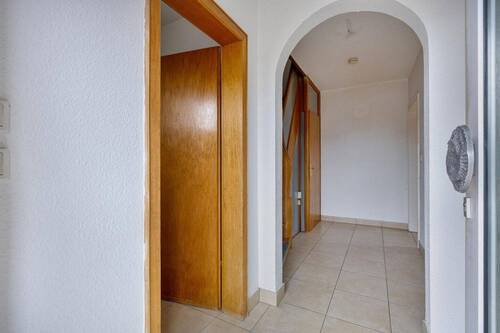 Eingangsbereich - 4 Zimmer Doppelhaushälfte zum Kaufen in Elsdorf