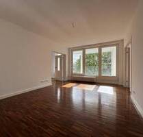 Zuhause mit Charakter: außergewöhnlicher Grundriss, warme Atmosphäre & Balkon zum grünen Innenhof - Berlin Kreuzberg
