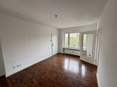 Vorraum - Esszimmer - 3 Zimmer Etagenwohnung zum Kaufen in Berlin