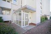 Hauseingang - 4 Zimmer Etagenwohnung in Bremerhaven