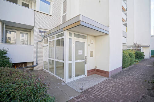 Hauseingang - 4 Zimmer Etagenwohnung in Bremerhaven