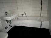 Bad mit Badewanne - 4 Zimmer Etagenwohnung zur Miete in Görwihl