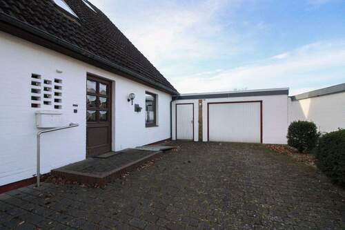 Eingang - 6 Zimmer Einfamilienhaus zum Kaufen in Uetersen