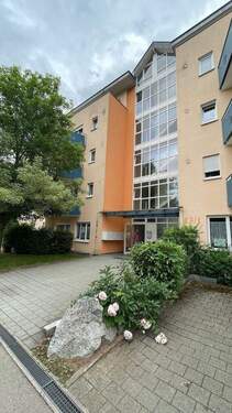 Hauseingang - Eckwohnung für Senioren - Wohnung Barrierefrei - renoviert