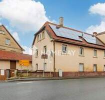 Großzügiges Zweifamilienhaus mit Scheune, Werkstatt und Ausbaureserve - Bergtheim Opferbaum