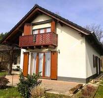 Hochwertiges Architektenhaus mit moderner Erdwärmeheizung direkt am Werdauer Wald