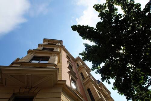 Hausansicht - Praxis gesucht? 145m² ebenerdig und mit tollem Schnitt direkt im Waldstraßenviertel!