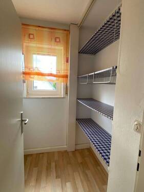 Abstellraum neben Treppenhaus - 
