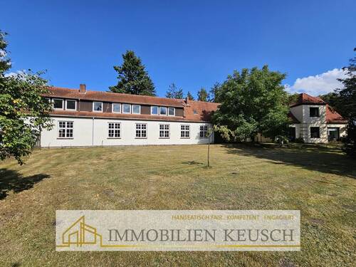 Werkstatt seitlich + Wohnhaus - Büro - 