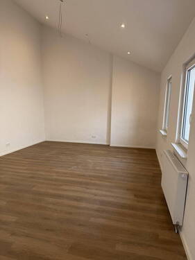 Zimmer - Einfamilienhaus mit 110,00 m&sup2; in Worms zur Miete