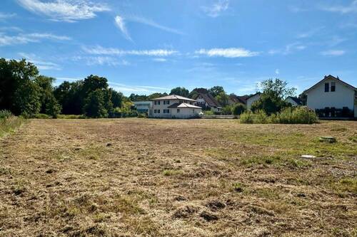 Grundstück mit Blick nach Süden - Einfamilienhaus mit 218,00 m&sup2; in Dießen zum Kaufen