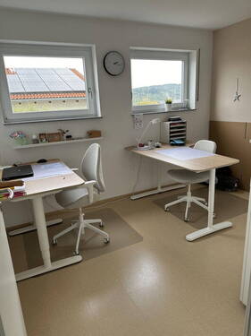 Jugendzimmer/Büro EG - 