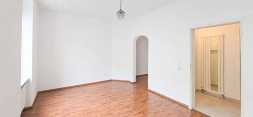 Garten vor dem Balkon zur Mitbenutzung - Etagenwohnung mit 45,40 m² in Frankfurt am Main zum Kaufen