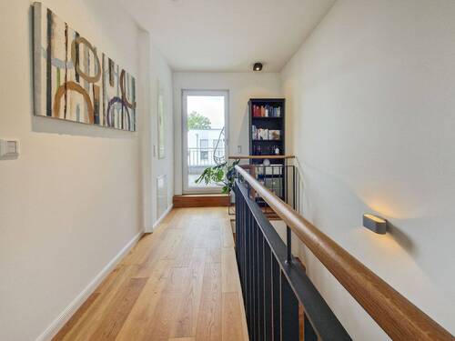 Diele im 2. OG mit Zugang zur Dachterrasse - 