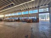 Top Lagerhalle, Deckenhöhe 6,70m & Rolltor - 