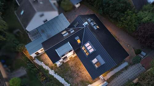 Ansicht abends - 7 Zimmer Einfamilienhaus zum Kaufen in Hannover