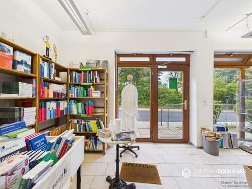 Ladenfläche - Gewerbeobjekt (Büro, Produktion, Verkauf) in Regensburg / Ziegetsdorf zum Kaufen