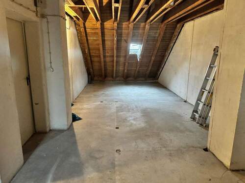 Dachboden Aufnahme 2 - 3 Zimmer Etagenwohnung zum Kaufen in Bayreuth