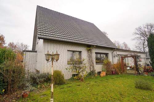Rückansicht - Großzügiges Zweifamilienhaus mit Gartenidylle - Ländlich wohnen zwischen Brockhagen und Gütersloh