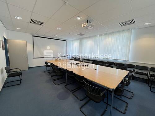 Besprechung/Schulung - Büro mit 566,00 m&sup2; in Holzgerlingen zur Miete